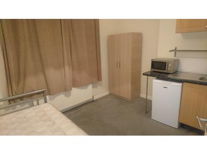 Studio Flat, Wellesley Road, CR0
