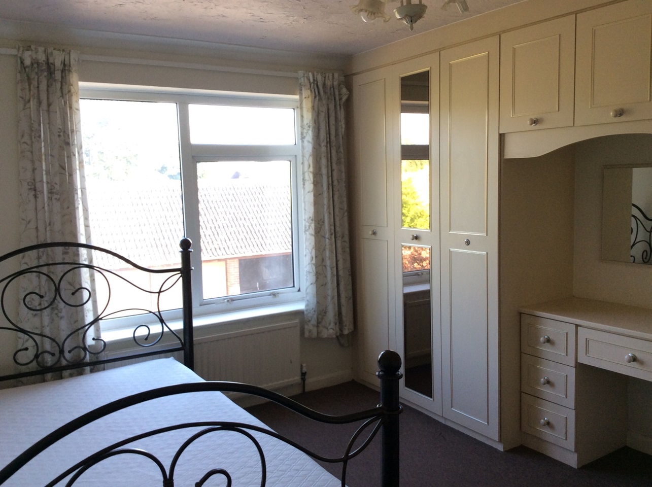 Additional image 11 of 4 Bed Terraced House, Berkeley Close, SO15, N1 7GU