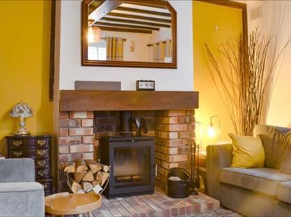 2 Bed Semi-Detached House, Winbrook, DY12