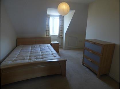 Room in a Shared House, Canterbury Close, KT4