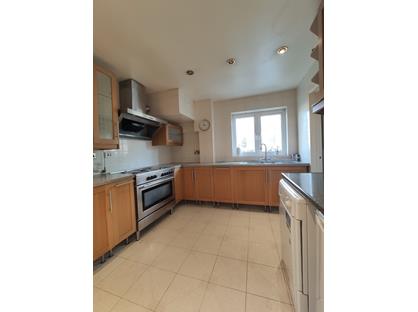 6 Bed Detached House, Redstart Close, E6