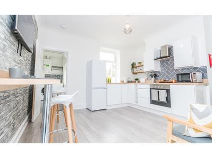 Room in a Shared House, Industrial Street, OL13