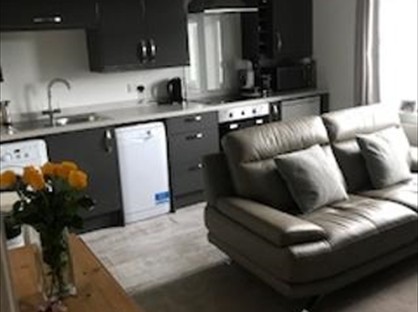 2 Bed Flat, Boltro Road, RH16