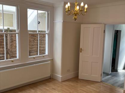 2 Bed Flat, Gilbey Road, SW17