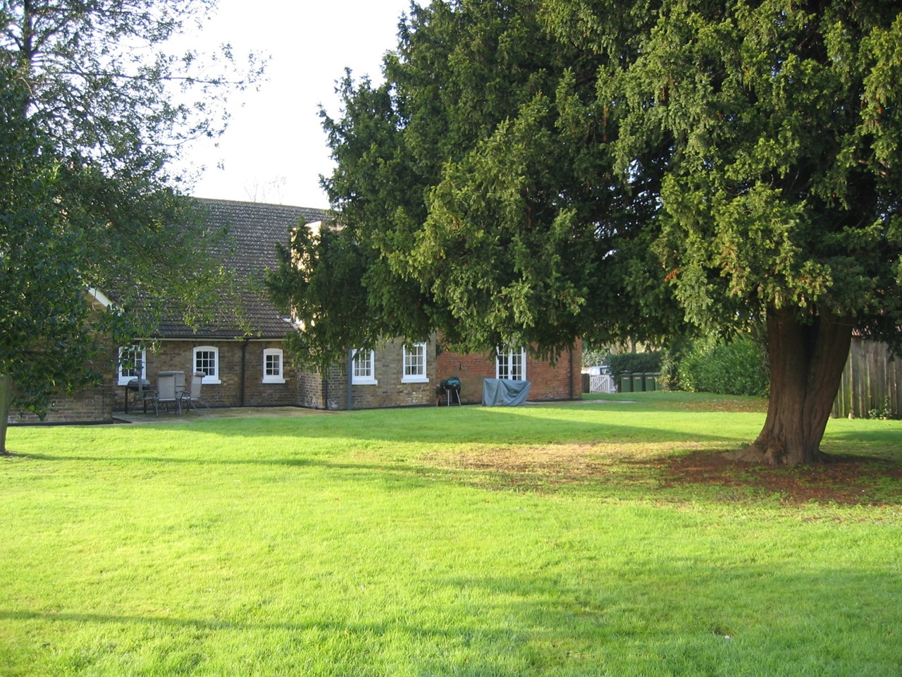 Shepperton 1 Bed Flat, Charlton Road, TW17 To Rent Now for £1,300.