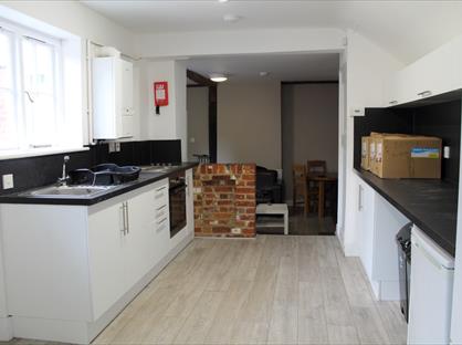 4 Bed Terraced House, St. Dunstans Street, CT2