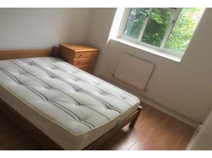 Room in a Shared Flat, Alfreda Court, SW11