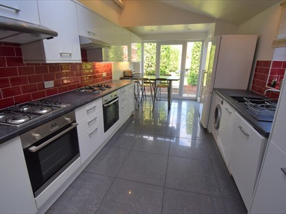 7 Bed Semi-Detached House, Blenheim Road, RG1