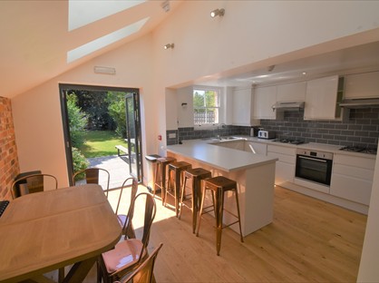 6 Bed Terraced House, Donnington Road, RG1