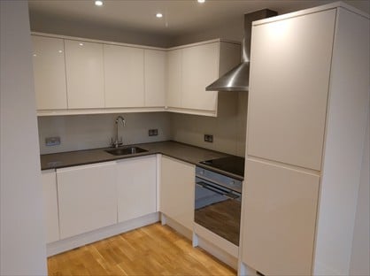1 Bed Flat, Market Place, RG1