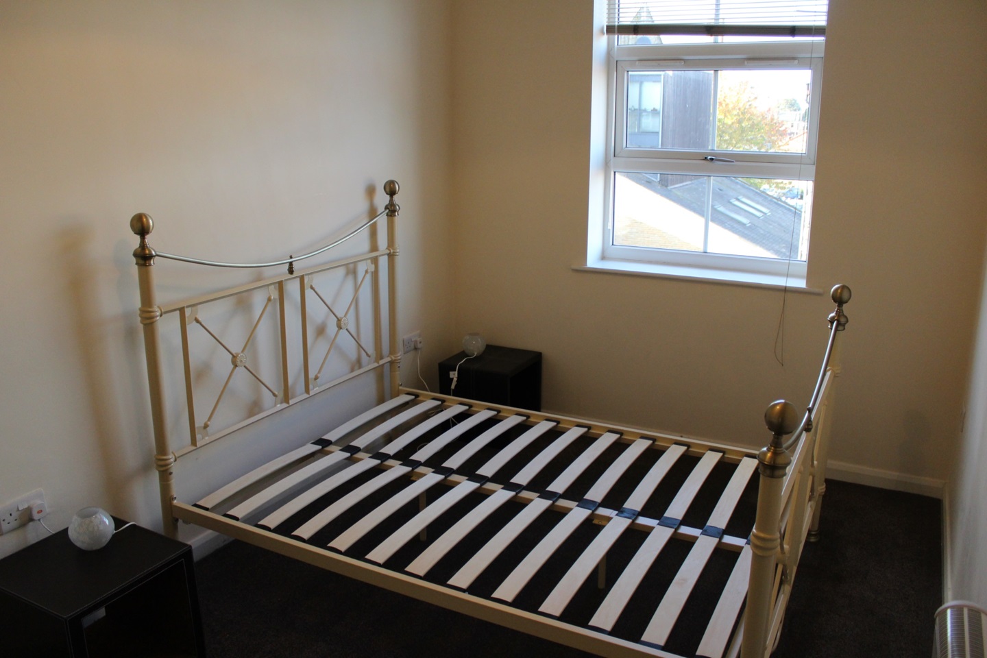 1 Bed Flat, Peel Villa, LS27 photo 5