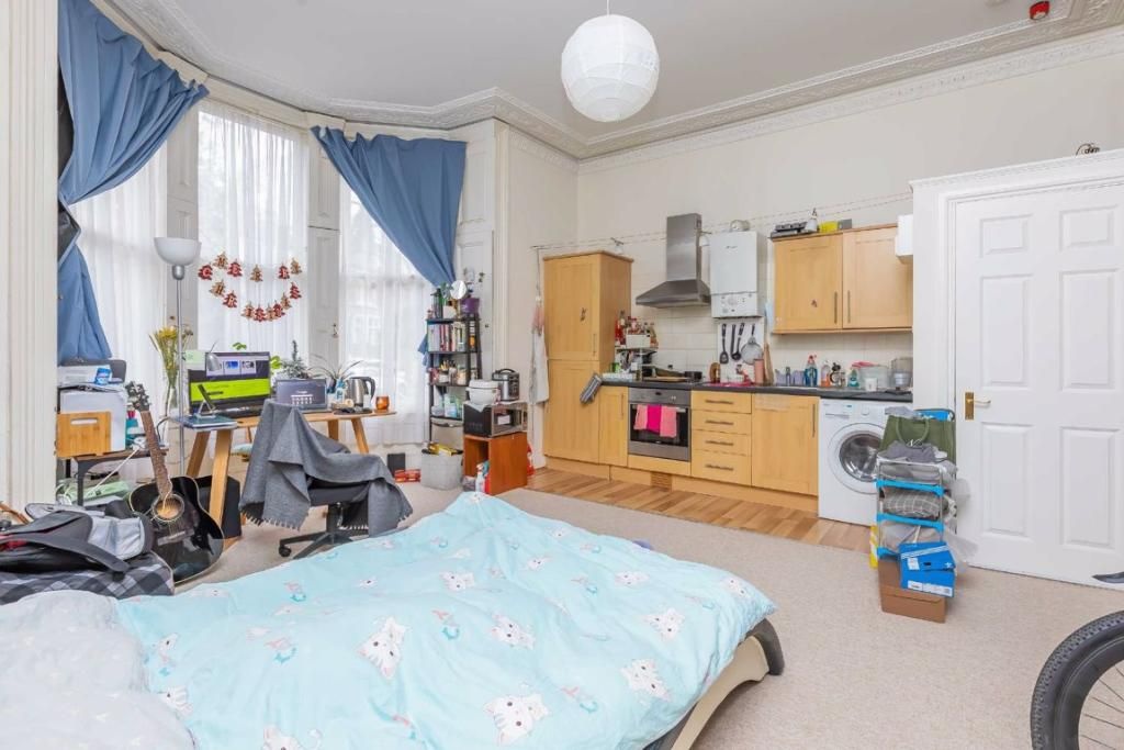 Studio Flat, Whatley Road, BS8 photo 2