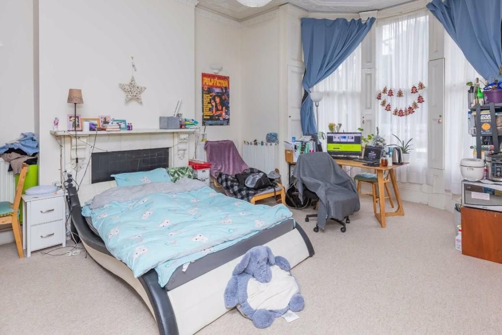 Studio Flat, Whatley Road, BS8 photo 3