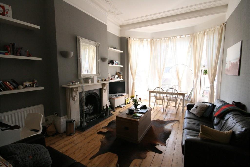 1 Bed Flat, Holland Road, BN3