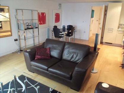 2 Bed Flat, Water Gardens Square, SE16