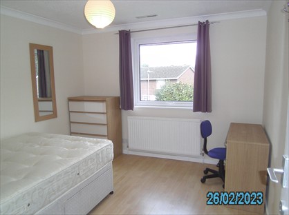Room in a Shared House, Quintilis, RG12