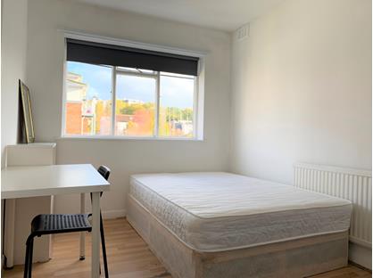 Room in a Shared House, Valley Road, SW16