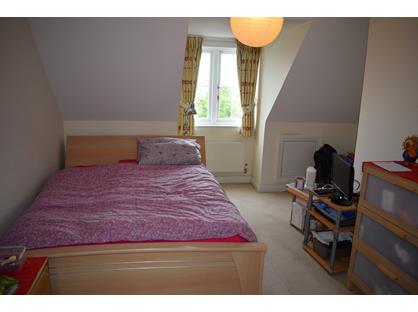 Room in a Shared House, Canterbury Close, KT4