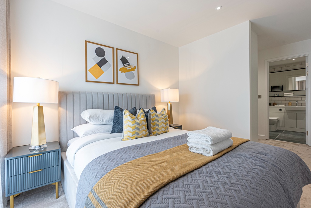 London 3 Bed Flat, Farington House, NW9 To Rent Now for £3,500.00 p/m