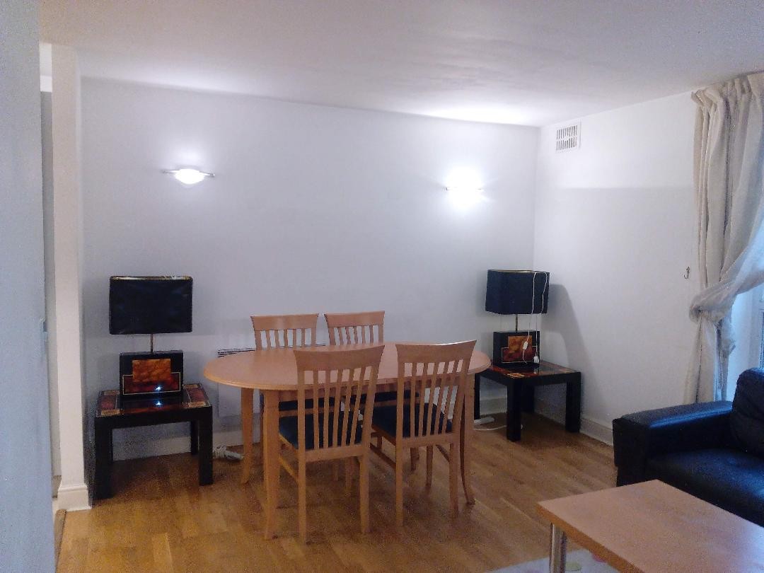 1 Bed Flat, Commercial Road, E1 photo 5