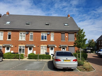 3 Bed Terraced House, Cromwell Gardens, BH5