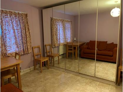 Room in a Shared House, Benhill Wood Road, SM1