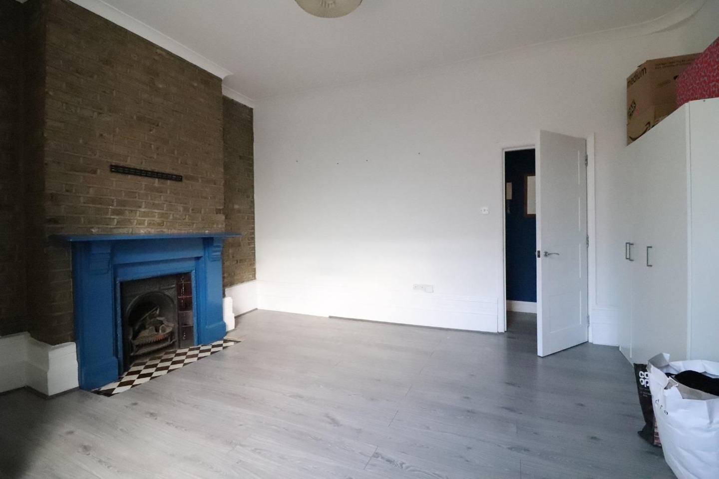 2 Bed Flat, Cecilia Road, E8 photo 4