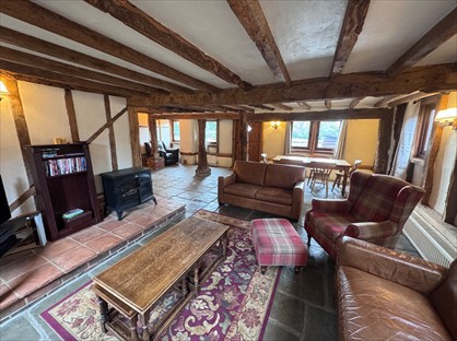 3 Bed Detached House, Tilburstow Hill Road, RH9