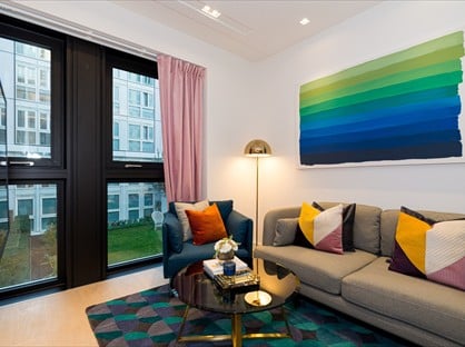 Studio Flat, Portugal Street, WC2A