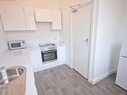 3 Bed Flat, Elm Av, NG3
