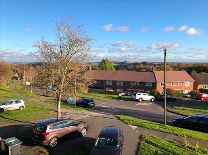 4 Bed Terraced House, Fox Lane, SO22