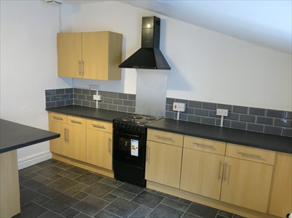 2 Bed Flat, The High Street, GL12