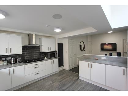 7 Bed Semi-Detached House, Hannan Road, L6