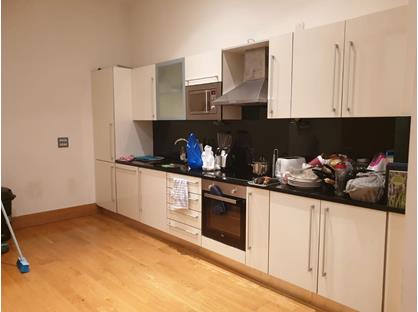 2 Bed Flat, Scarbrook Road, CR0