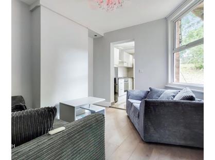 2 Bed Flat, Melfort Road, CR7