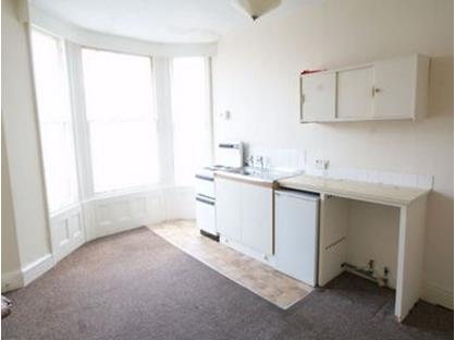 1 Bed Flat, Crown Crescent, YO11