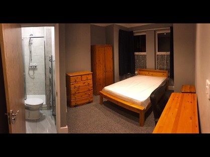 5 Bed Semi-Detached House, Newcombe Road, SO15