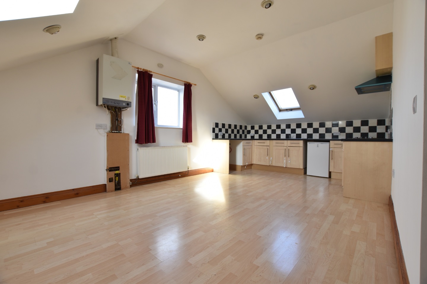 2 Bed Flat, T L House, LU1
