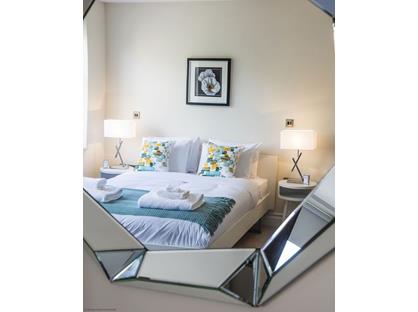 1 Bed Flat, Grenan Square, UB6