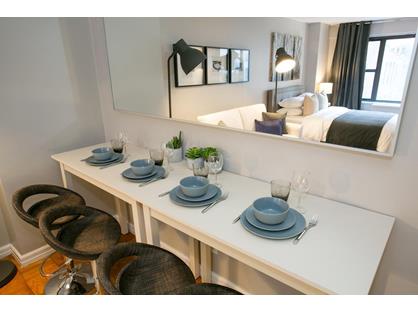 Studio Flat, Grenan Square, UB6