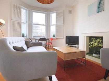 2 Bed Flat, Stockwell Road, SW9