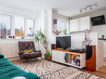 1 Bed Flat, Caroline Close, N10