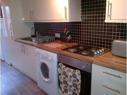 4 Bed Semi-Detached House, Hesley Grange, S61