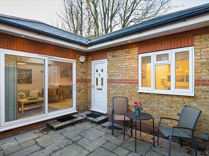 1 Bed Bungalow, Maclaren Mews, SW15
