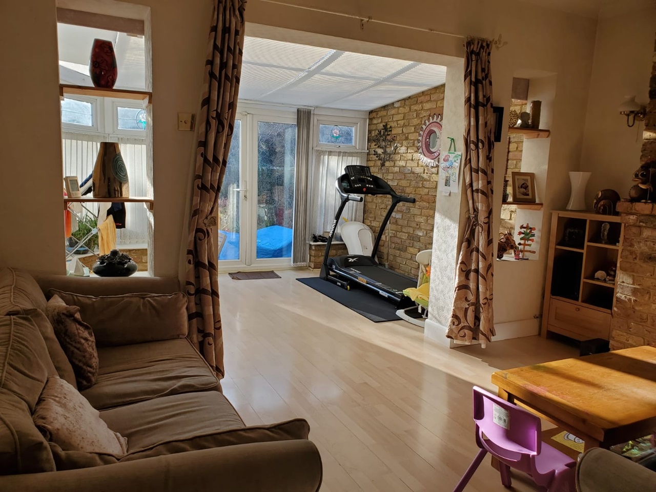 Twickenham 2 Bed Bungalow, Rosecroft Gardens, TW2 To Rent Now for £