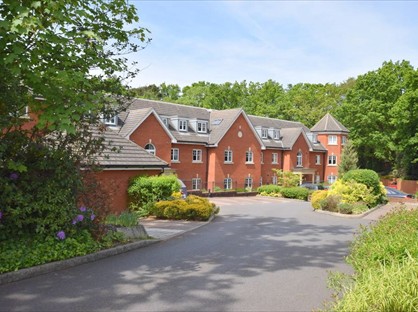 2 Bed Flat, Grace Gardens, GU51