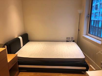 Room in a Shared Flat, Canary Wharf, E14