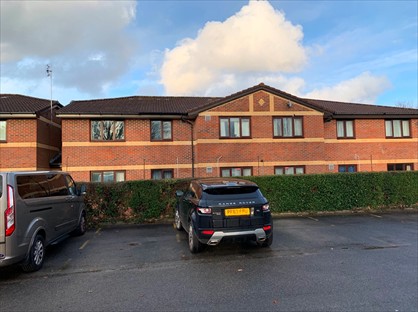 Studio Flat, Youngbridge Court, PO16