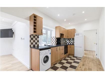 1 Bed Flat, Peckham Hill Street, SE15