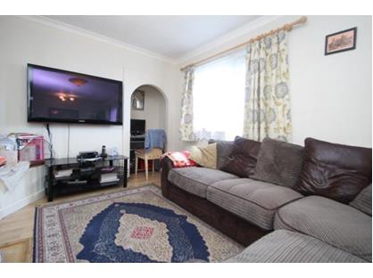 Room in a Shared House, Benhill Wood Road, SM1